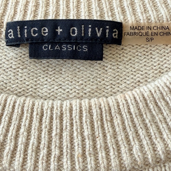 Alice + Olivia EUC Cashmere Crewneck Sweater Gold Button Cuffs Cropped size Sm - Picture 3 of 12